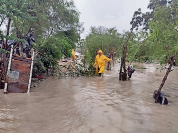 Ileana toca tierra en Topolobampo; genera intensas lluvias