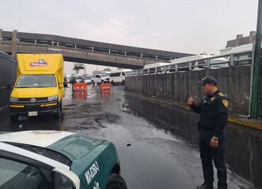 Personal de la PBI despliegan operativo para atender encharcamientos en CDMX; agilizarán circulación y prevendrán accidentes