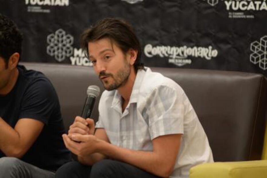 Diego Luna presenta el “Corrupcionario mexicano” en Yucatán