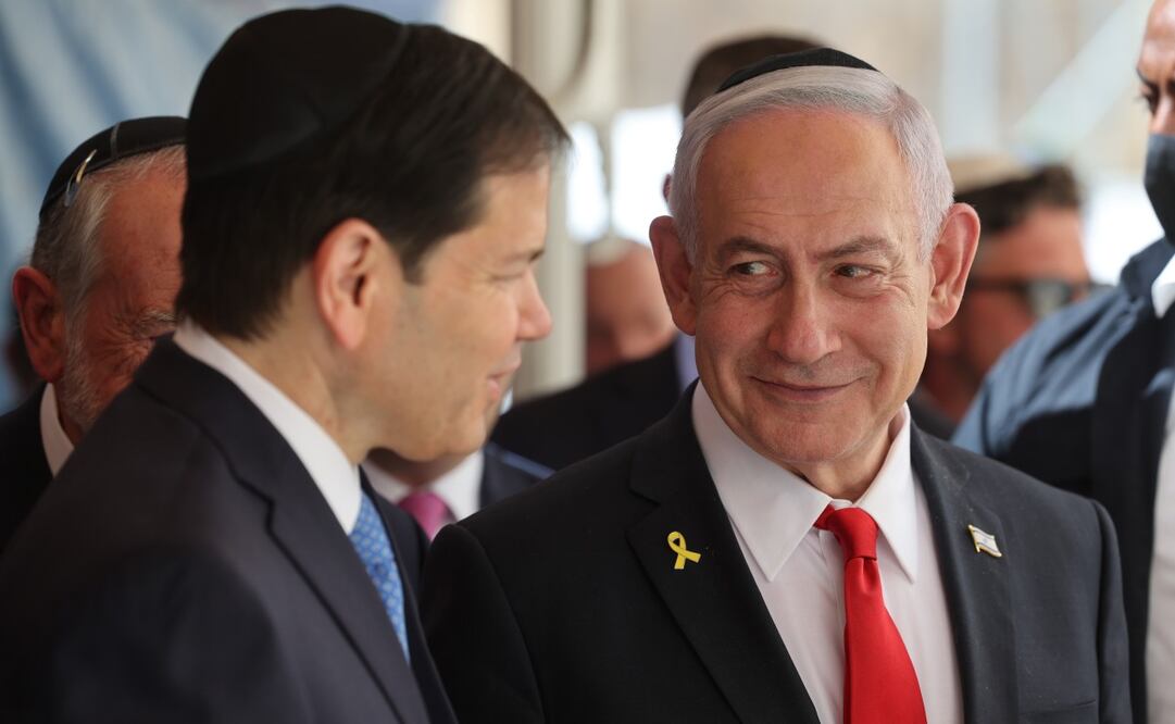 El secretario de Estado estadounidense, Marco Rubio (izq.), y el primer ministro israelí, Benjamin Netanyahu, visitan el Muro de las Lamentaciones en la Ciudad Vieja de Jerusalén, el 14 de septiembre de 2025. Foto: EFE