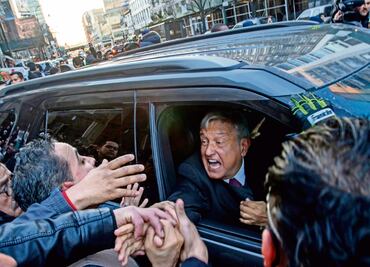 Protestas acaban con mitin de AMLO en NY