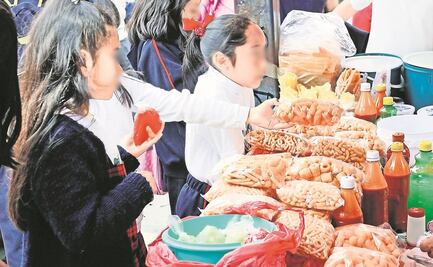 Gobierno de CDMX analiza prohibir venta de comida “chatarra” a menores de edad