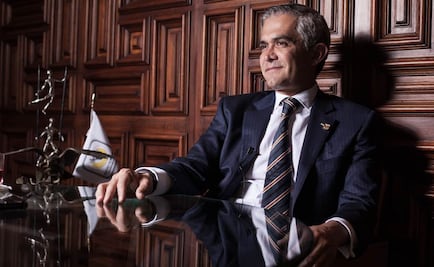 Mi compromiso, con el DF, dice Mancera sobre 'destape'