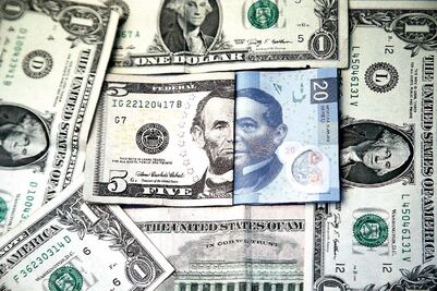 El dólar se encamina a los 20 pesos este viernes