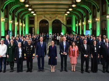 Sheinbaum se reúne con integrantes del Foro Económico Mundial; presenta Plan México ante empresarios de 17 países