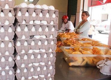 Repunte de precios en huevo y pollo impulsan ventas de Bachoco en primer semestre