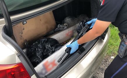 Policía Federal asegura auto en Puebla con más de mil cartuchos y 7 armas 