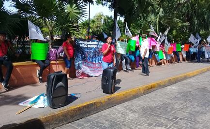 Protestan estudiantes en Yucatán por falta de pago de becas Benito Juárez