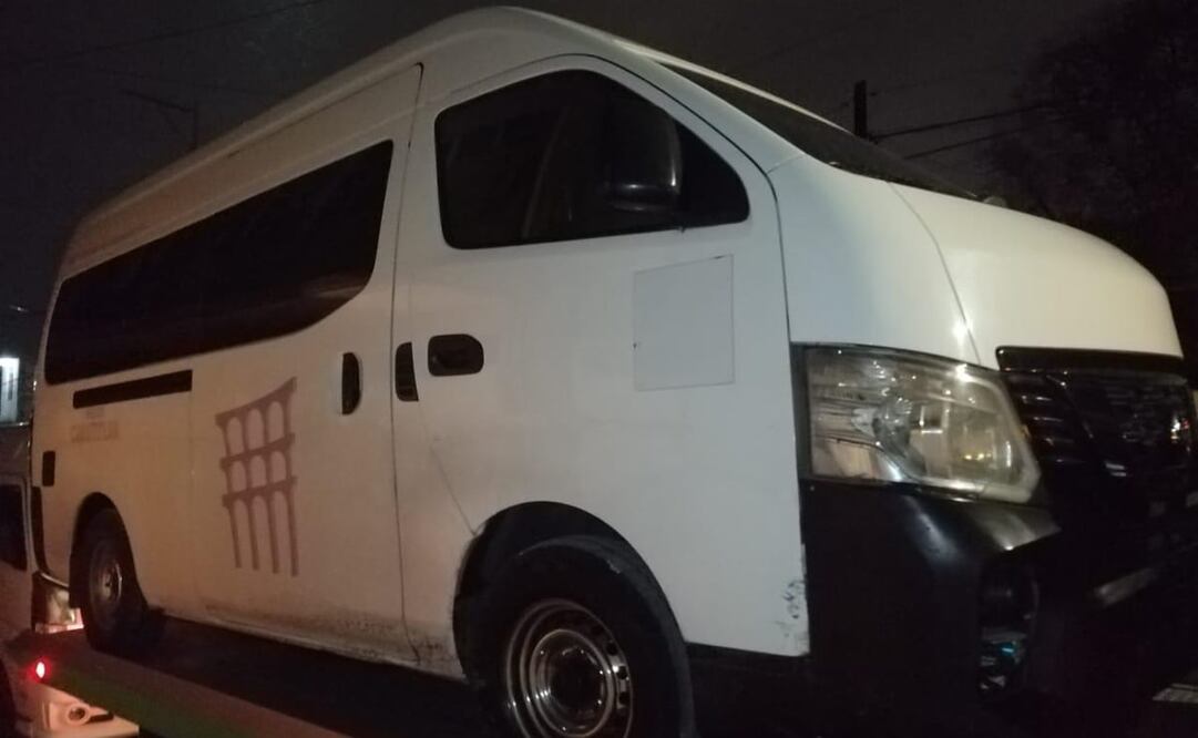 A las 22:00 horas los oficiales de Ecatepec detectaron a las dos camionetas estacionadas en calle Carmen Serdán, en la colonia Luis Donaldo Colosio. Foto: Especial
