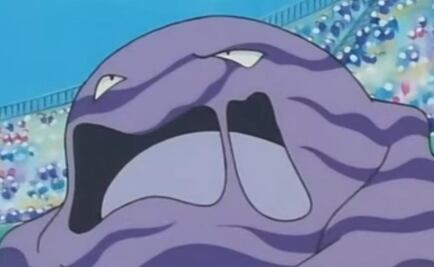 Hombre queda atrapado en lodo por jugar Pokémon Go de noche