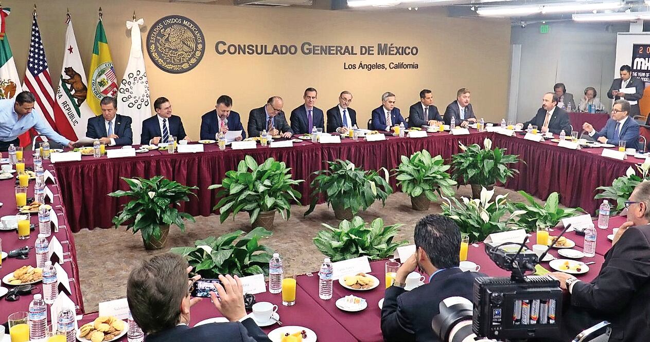 Los gobernadores coincidieron en la necesidad de homologar los criterios de actuación y de la asesoría legal que se debe brindar a los connacionales, con el apoyo de los 50 consulados en las diversas ciudades de Estados Unidos. (CDMX)
