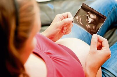 Cáncer en el embarazo y la escasez de programas de salud para su combate preocupa a expertos 