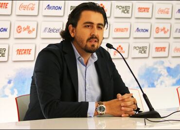 Amaury Vergara advierte a jugadores de Chivas