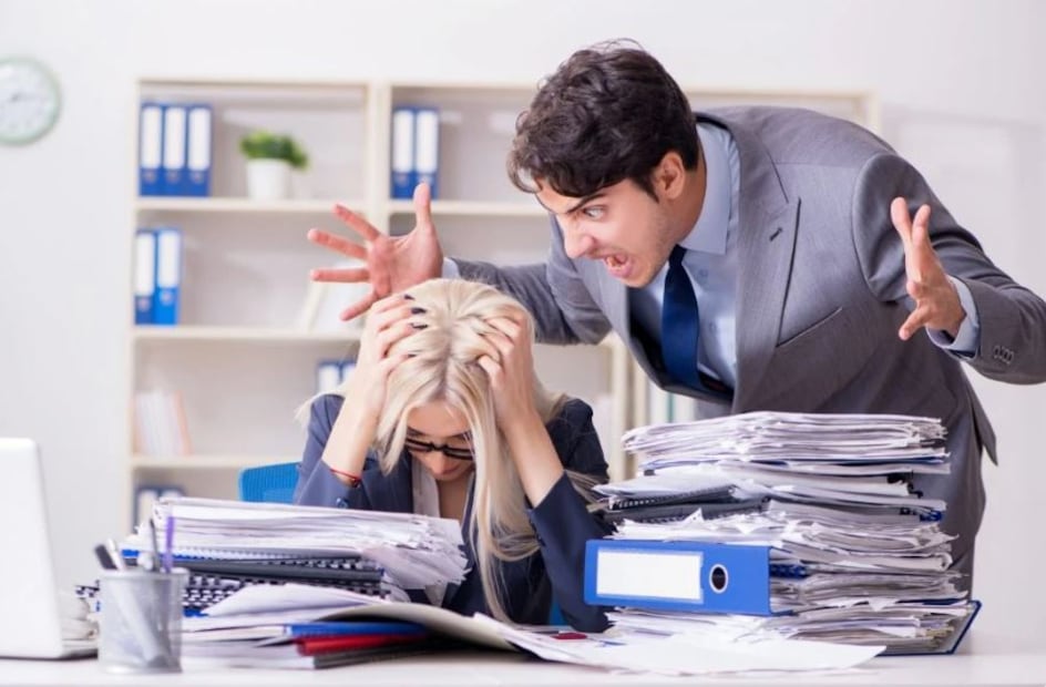 Quienes lo padecen se encuentran a menudo aisladas, humilladas y amenazadas. Foto: Pexels