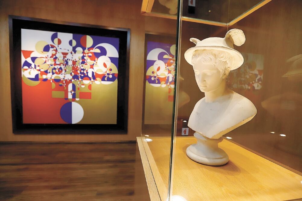 Un busto del dios Mercurio, así como obras de Francisco Toledo, Pedro Coronel y Gabriel Orozco también serán exhibidas en el Centro Cultural México Contemporáneo. Foto: FOTOS: BERENICE FREGOSO. EL UNIVERSAL