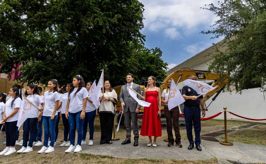Samuel García y Mariana Rodríguez arrancan tercera etapa de Capullos Renace en NL. Foto: Especial