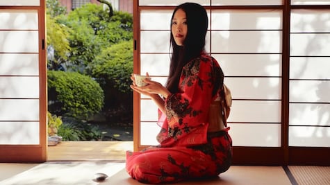 ¿De dónde viene la tradición de quitarse los zapatos antes de entrar en casa?