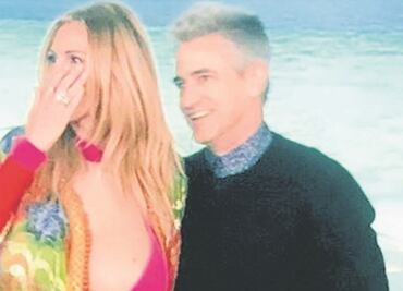 Ellen DeGeneres regala enormes senos a Julia Roberts