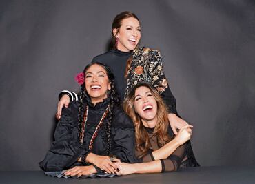 Lila Downs celebra sororidad desde la Raíz