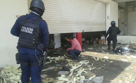 Saquean tiendas de autoservicio en Arcelia, Guerrero