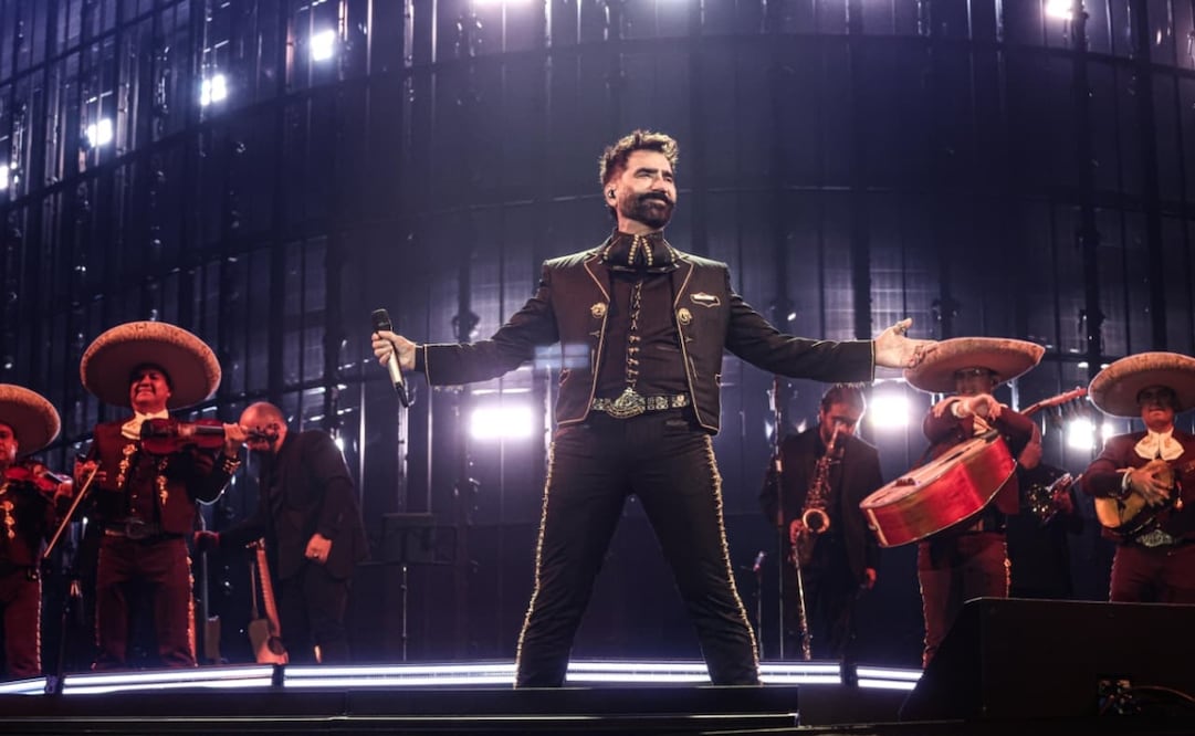 Concierto del cantante Alejandro Fernández en el Estadio GNP FOTOS Gabriel Pano El Universal