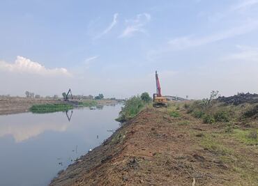 Retiran más de 11 toneladas de basura y lodo del Río de La Compañía en Edomex para evitar desbordes
