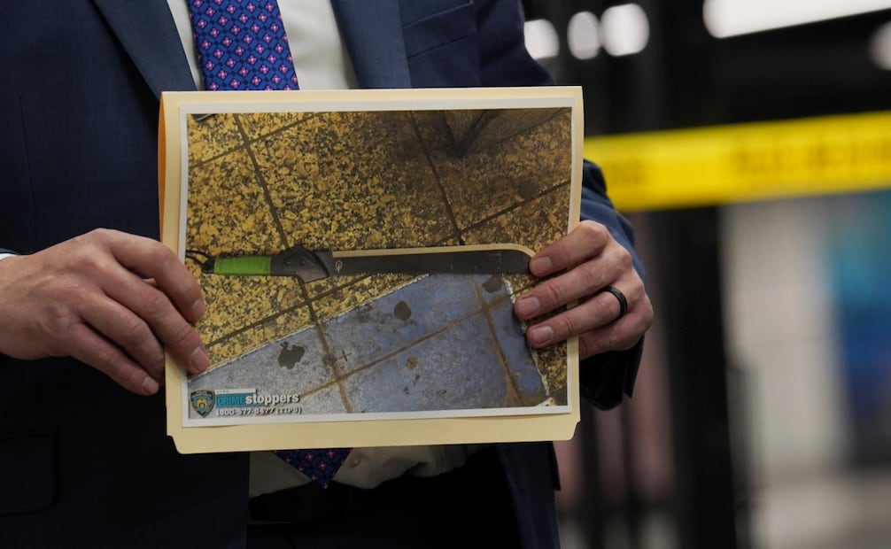 Hombre que atacó con machete a personas en metro de Nueva York decía ser "Lucifer".  (11/04/2026) Foto: AP Photo/Ryan Murphy