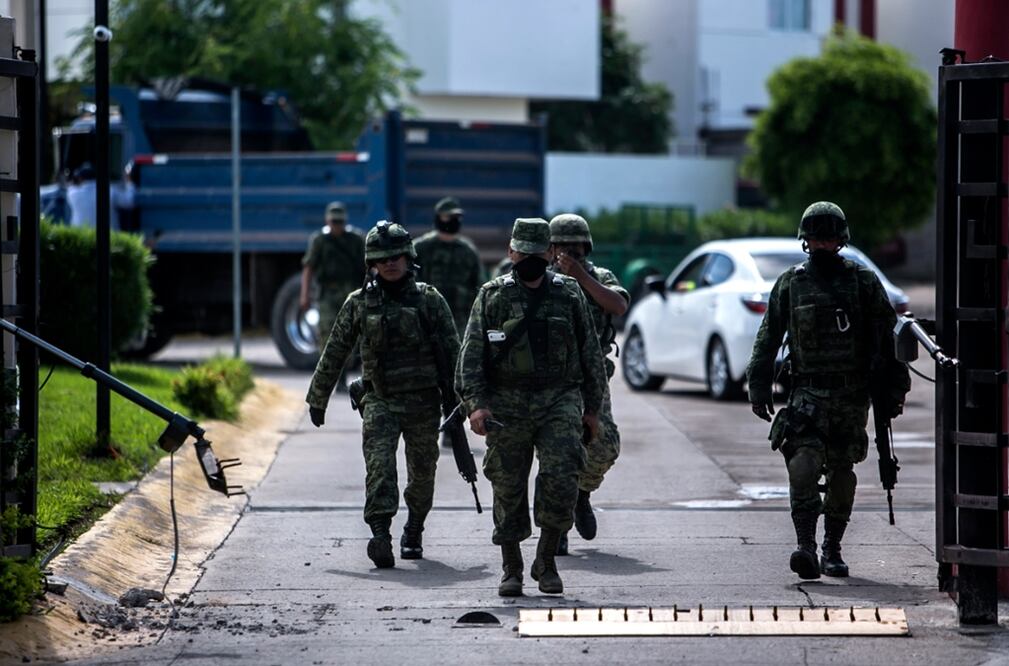 Emboscan a elementos de la Fiscalía para rescatar a detenido. Foto: EL UNIVERSAL