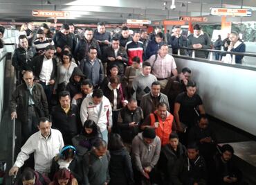 Usuarios reportan atrasos en L7 del Metro