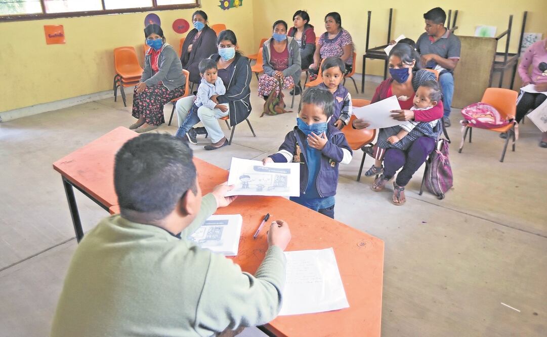 Los alumnos de educación indígena o hijos de jornaleros dejaron de recibir apoyos. Foto: Especial
