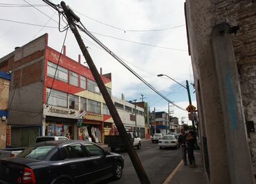 Diputada pide sustituir postes peligrosos de la CDMX