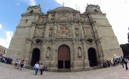 Hacen ruido pantallas en la Catedral de Oaxaca