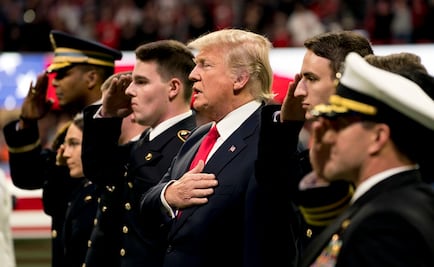 Video. ¿Donald Trump no se sabe el himno de EU?