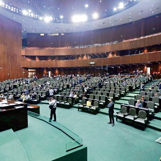 Además de suspender la creación de nuevas plazas, el área de Recursos Humanos de San Lázaro detalló que los diputados ya no contarán con seguro de gastos médicos mayores. Archivo El Universal