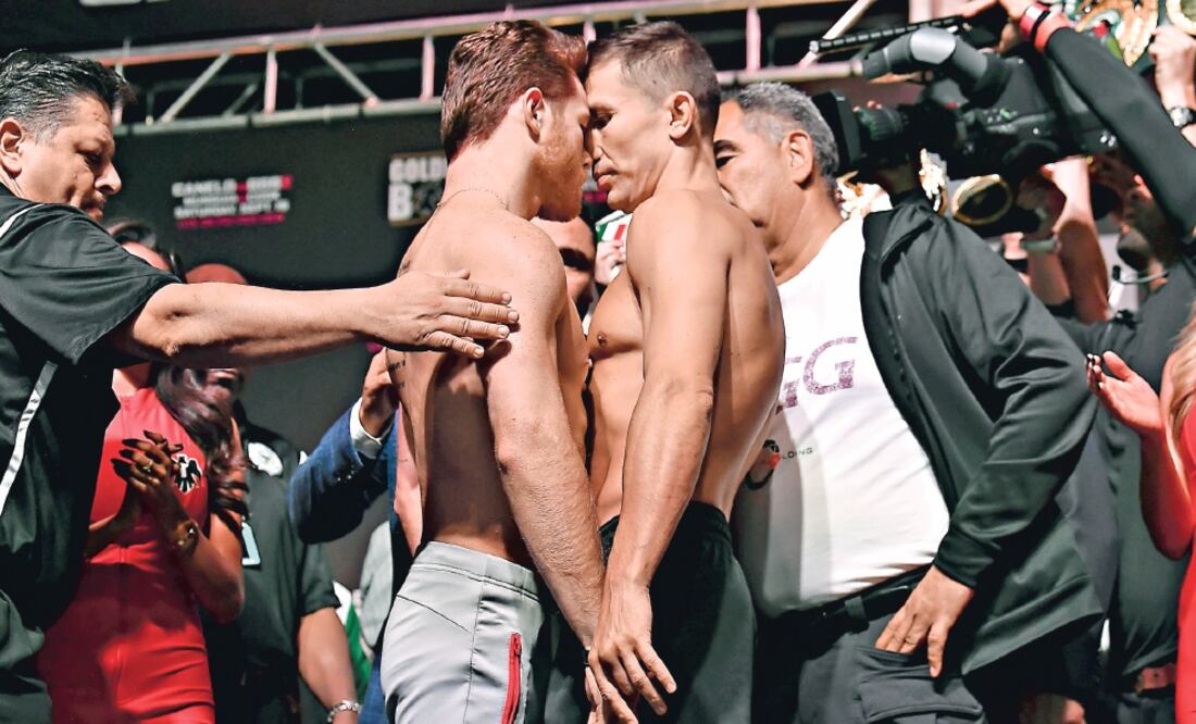 Se aguantaron las ganas de soltar unos golpes antes de subir al ring; el ambiente estaba muy caliente. (IMAGO7)