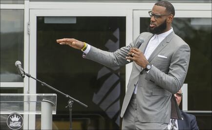 LeBron abre una escuela en Akron