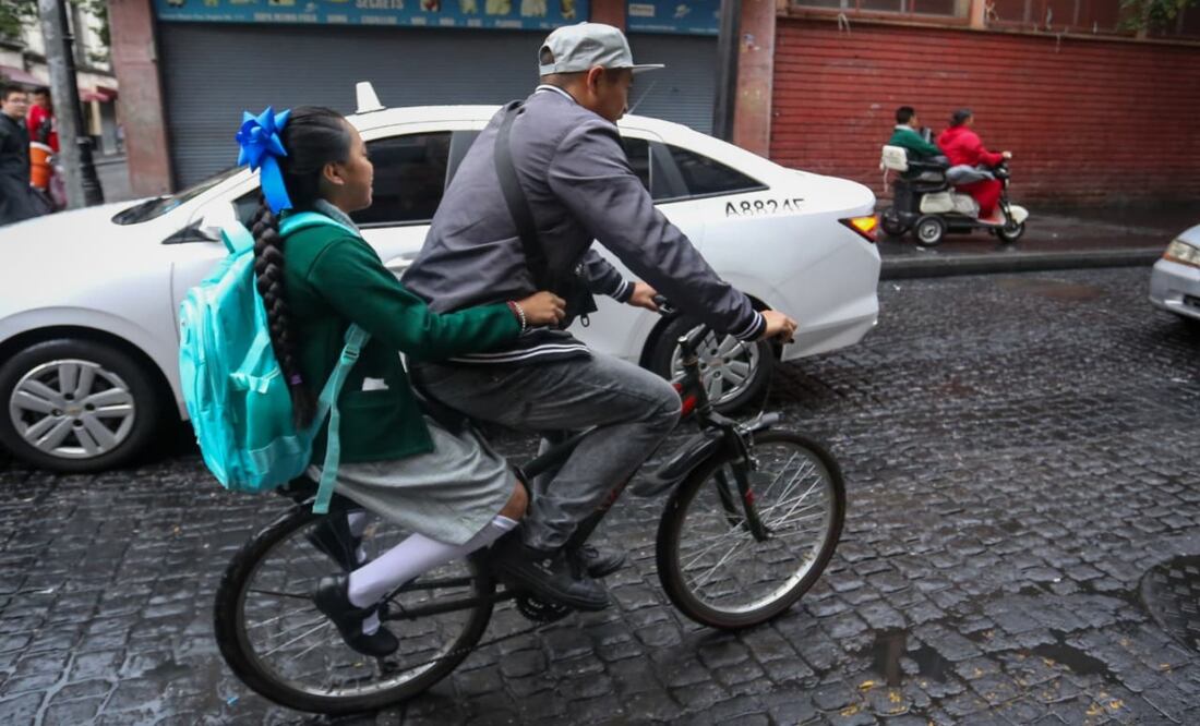 Regreso a clases 2025-2026 en CDMX; emoción y reencuentros marcan el inicio del ciclo escolar. Foto: Luis Camacho