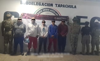 Aseguran tonelada y media de cocaína y una embarcación en altamar; detienen a cinco personas en Chiapas