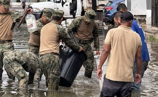 Activan Plan Marina en Mazatlán tras fuertes lluvias registradas; navales realizan labores de limpieza y desazolve