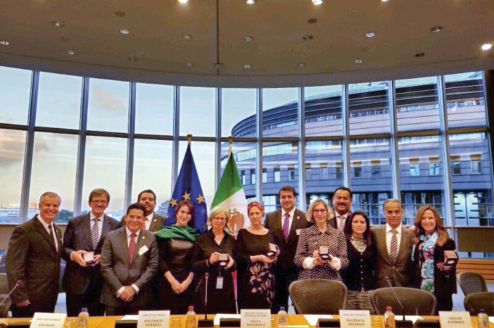 Los parlamentarios mexicanos y europeos hablaron de la situación política y económica en sus regiones