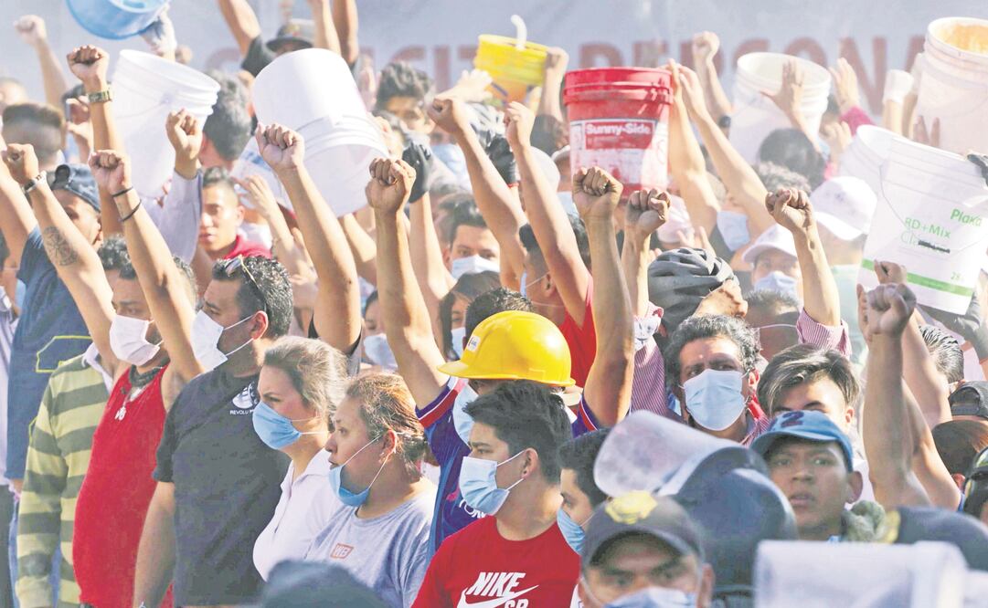 Expertos dicen que los jóvenes realizaron una importante tarea de apoyo durante la emergencia vivida en septiembre (ARCHIVO EL UNIVERSAL)