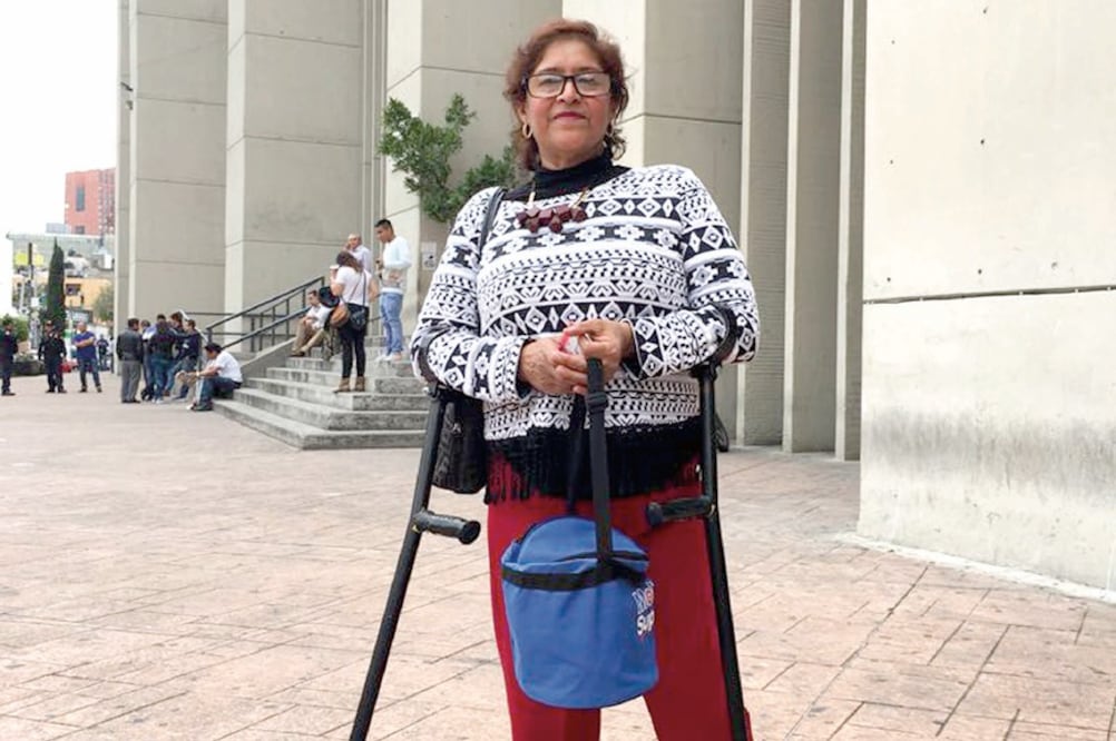 La señora Inés Mora denunció la complicidad entre delincuentes y policía de la Ciudad de México para atacar a la población, lo que motiva la impunidad. (DENNIS A. GARCÍA. EL UNIVERSAL)