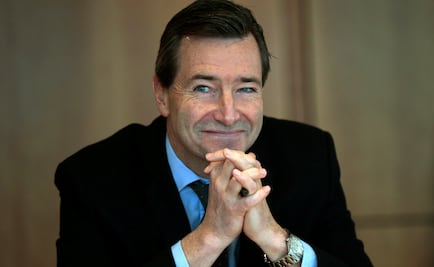 Presidente del Financial Times devuelve parte de su salario