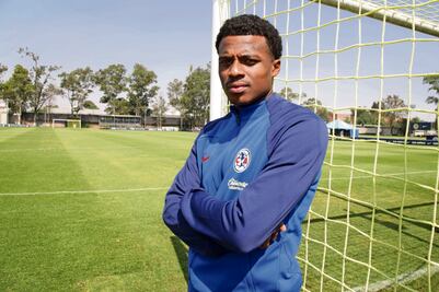 Santiago Giménez, el “culpable” de que Javairo Dilrosun llegara al América