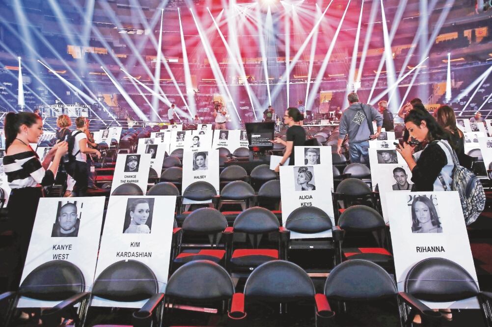 La atención se centra una vez más en la presencia de los grandes nombres del pop (LUCAS JACKSON. REUTER)