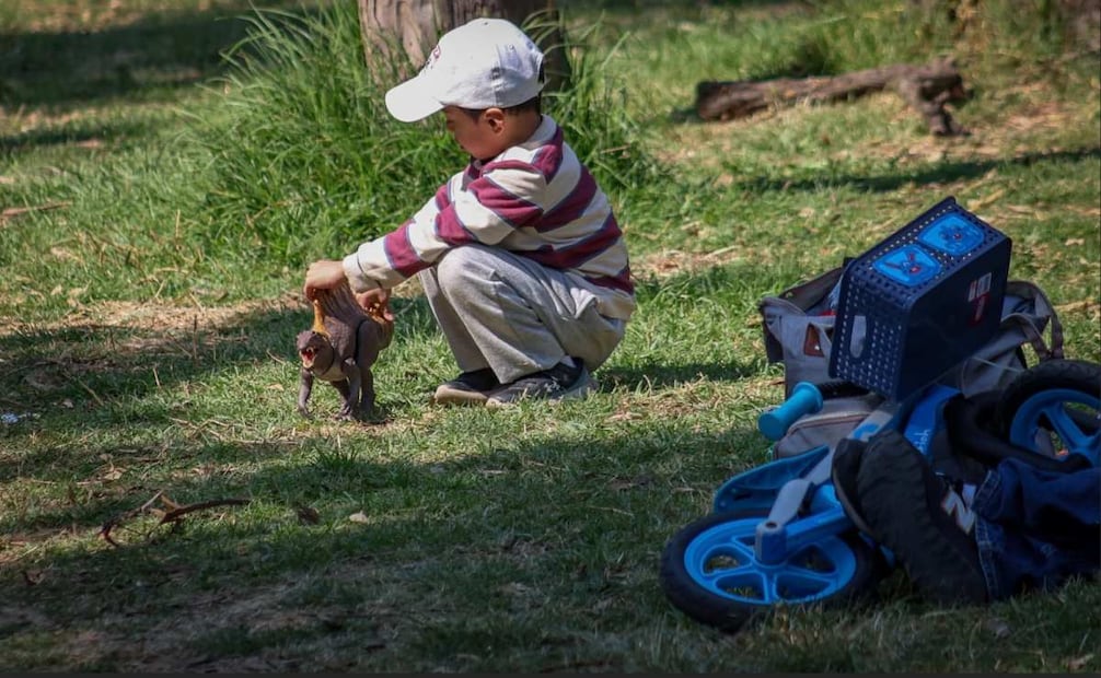 Familias asisten al Parque Tezozómoc para que niños estrenen los juguetes que les trajeron los Reyes Magos.
Foto: Luis Camacho/EL UNIVERSAL