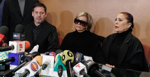 Sylvia Pasquel y Alejandra Guzmán se quedan a velar a su madre; luego de que la funeraria terminara su servicio