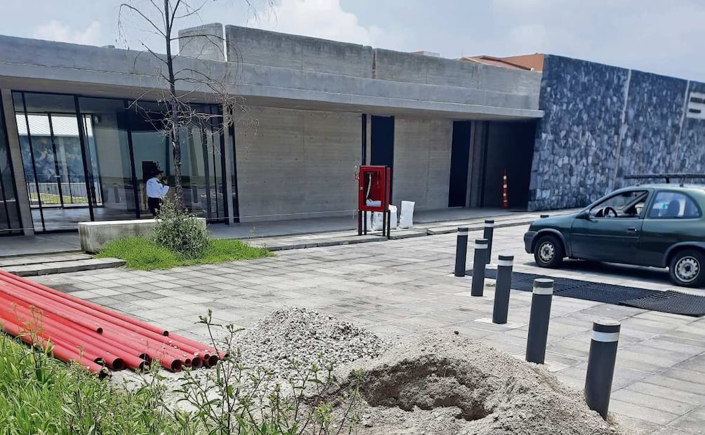 Material de construcción y algunos trabajos de obra continúan en el lugar