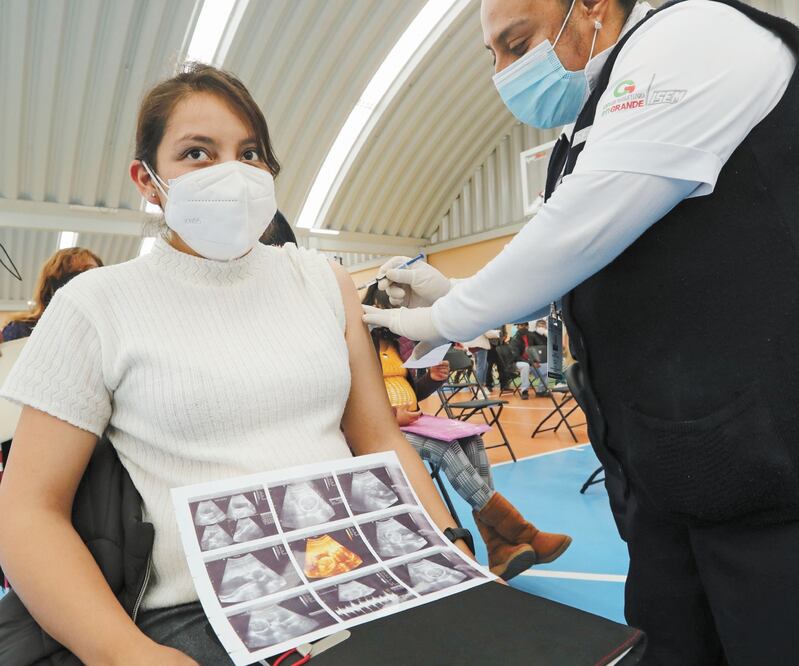 El gobierno ha vacunado a 24 millones 98 mil 361 personas de diferentes sectores. Foto: ARCHIVO EL UNIVERSAL