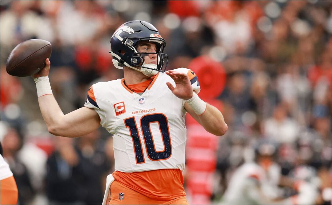 Bo Nix (10) suma 17 pases de anotación en la temporada 2025 de la NFL | FOTO: AFP